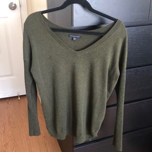 Dark green AE v-neck sweater